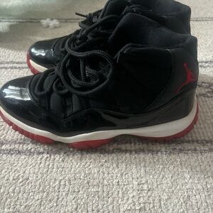 Jordan retro 11 red and black size 9.5 mens